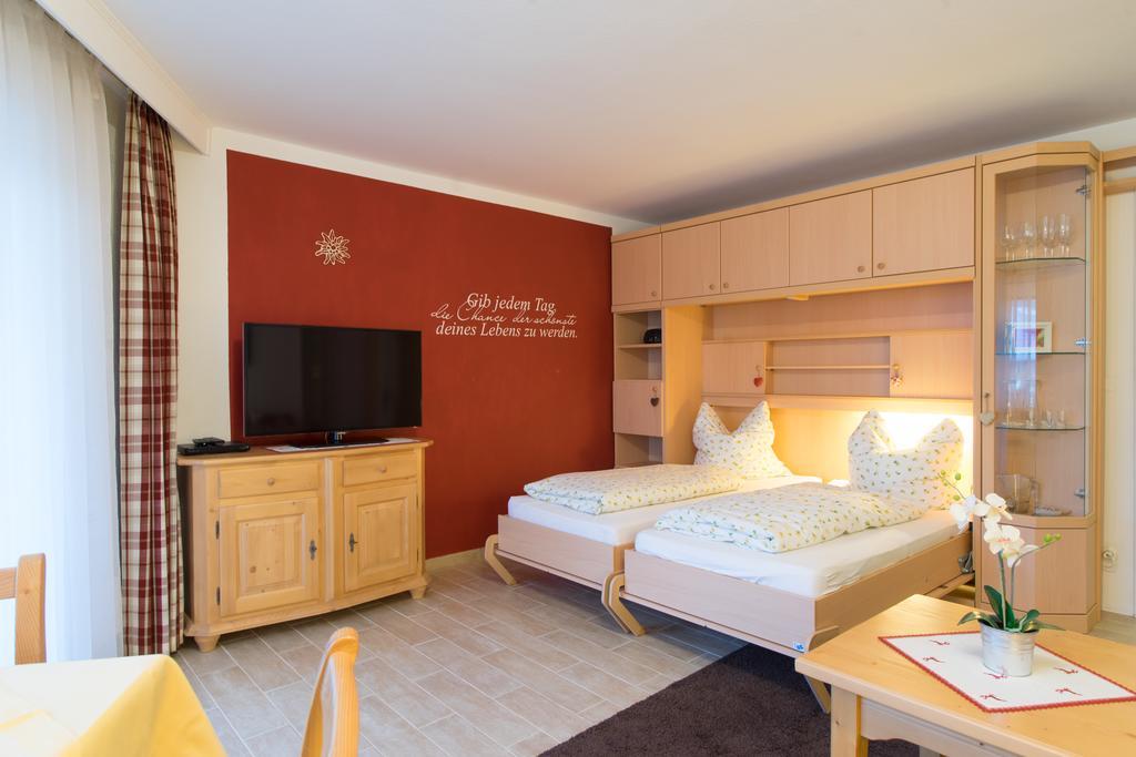 Alpenflair Ferienwohnungen Whg 103 Appartementhaus Nebelhorn オーベルストドルフ エクステリア 写真